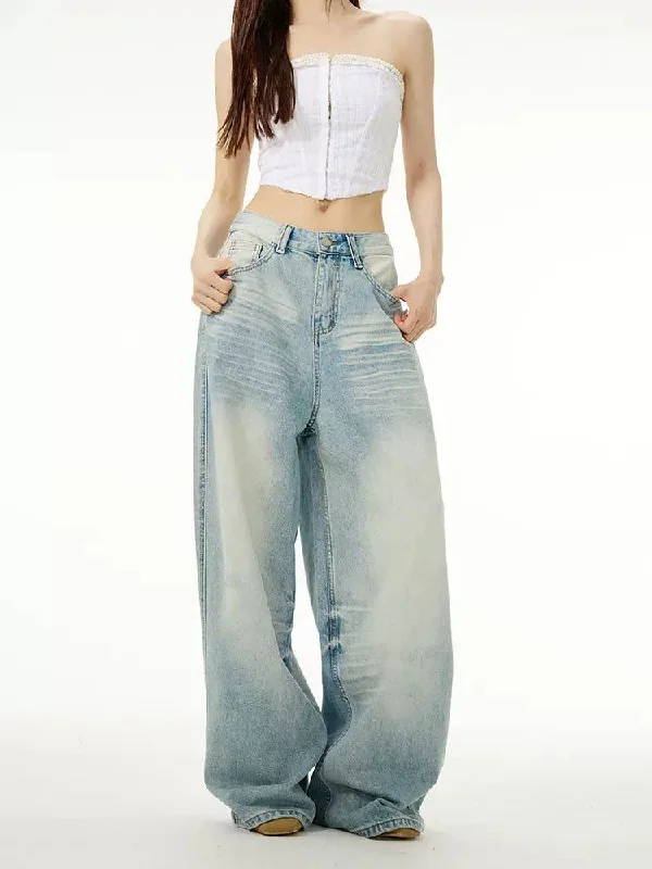 Oversized Light Washed Jeans